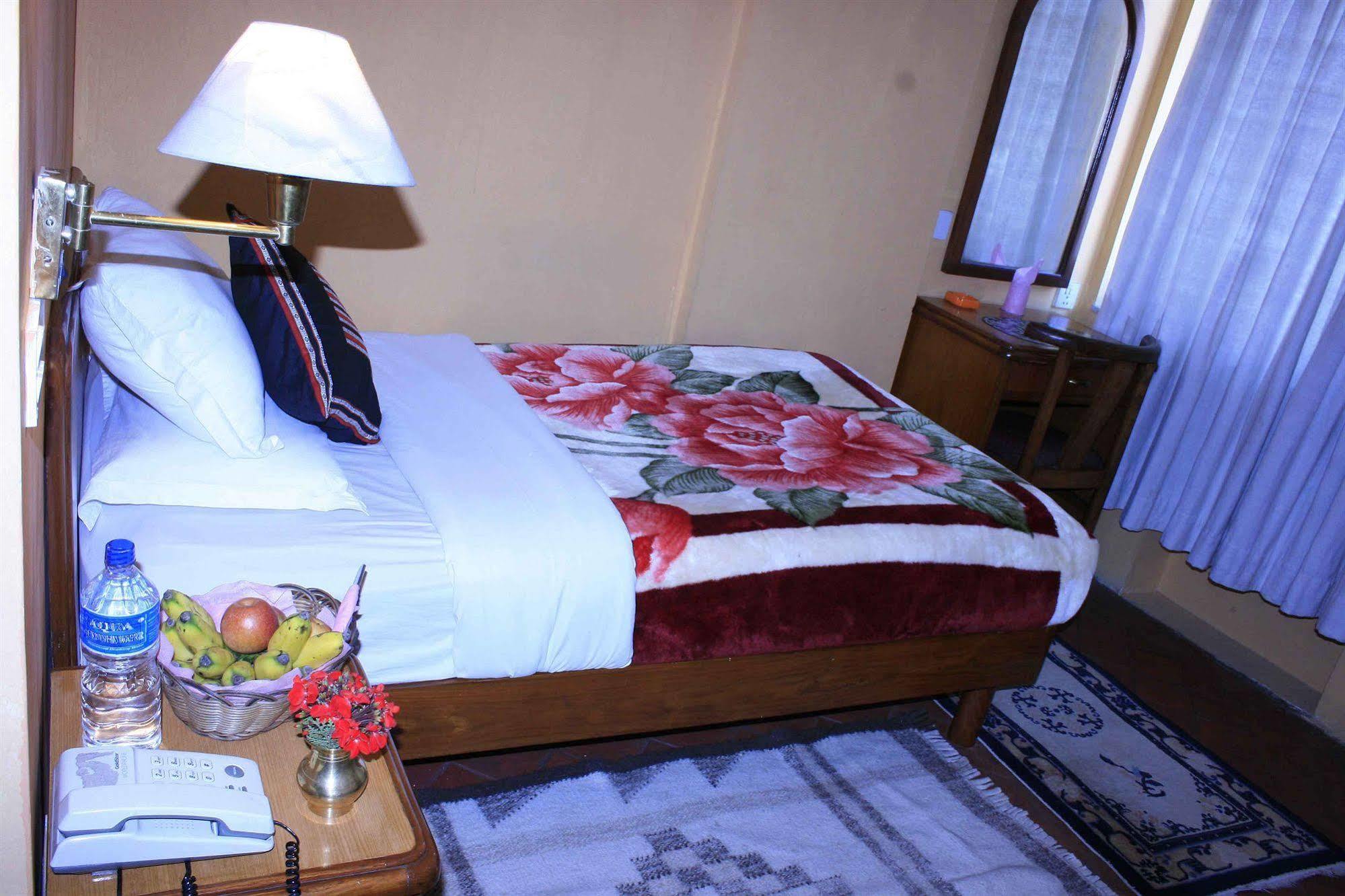 Heritage Home Hotel And Guest House Kathmandu Bagian luar foto