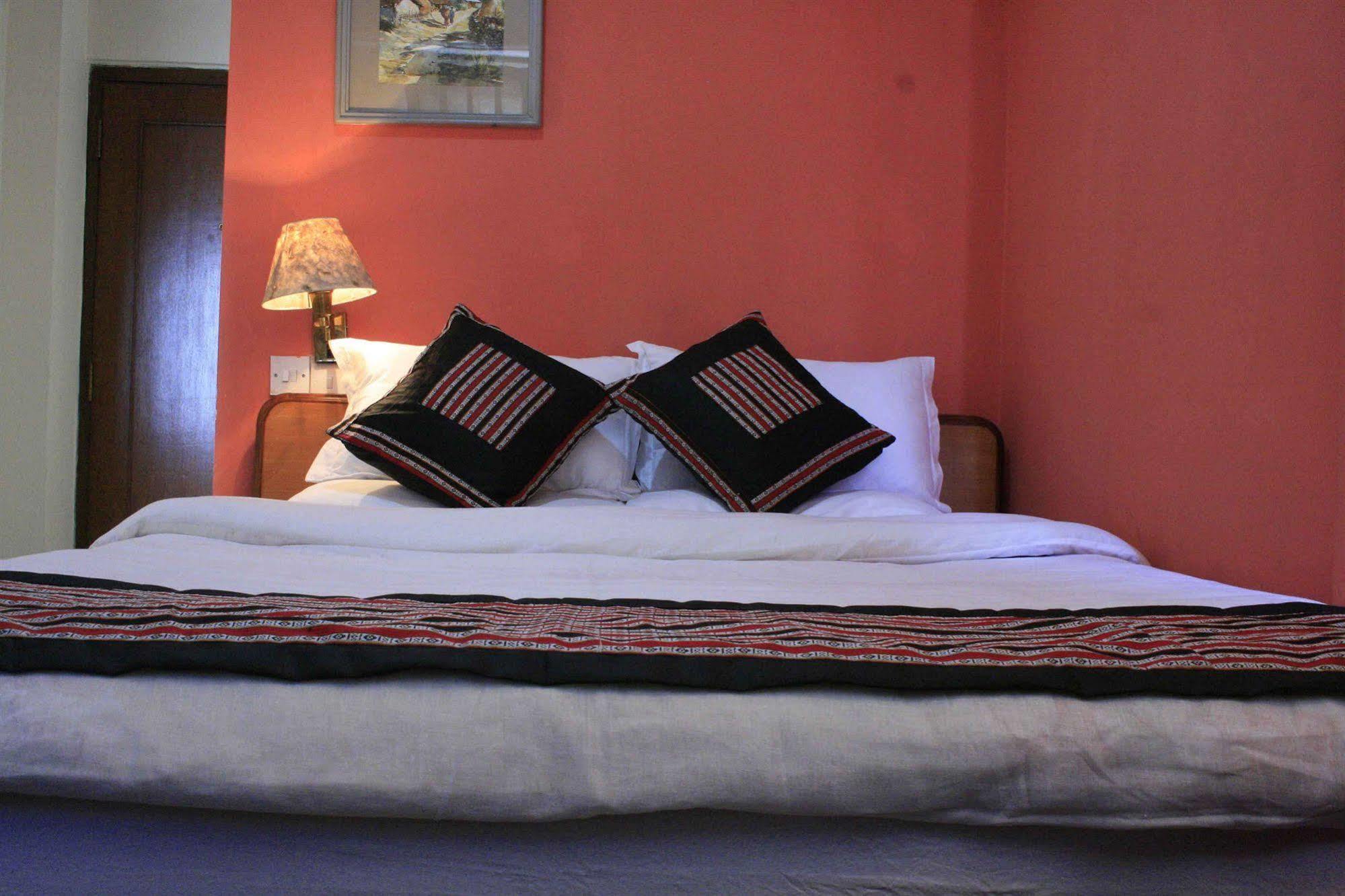 Heritage Home Hotel And Guest House Kathmandu Bagian luar foto