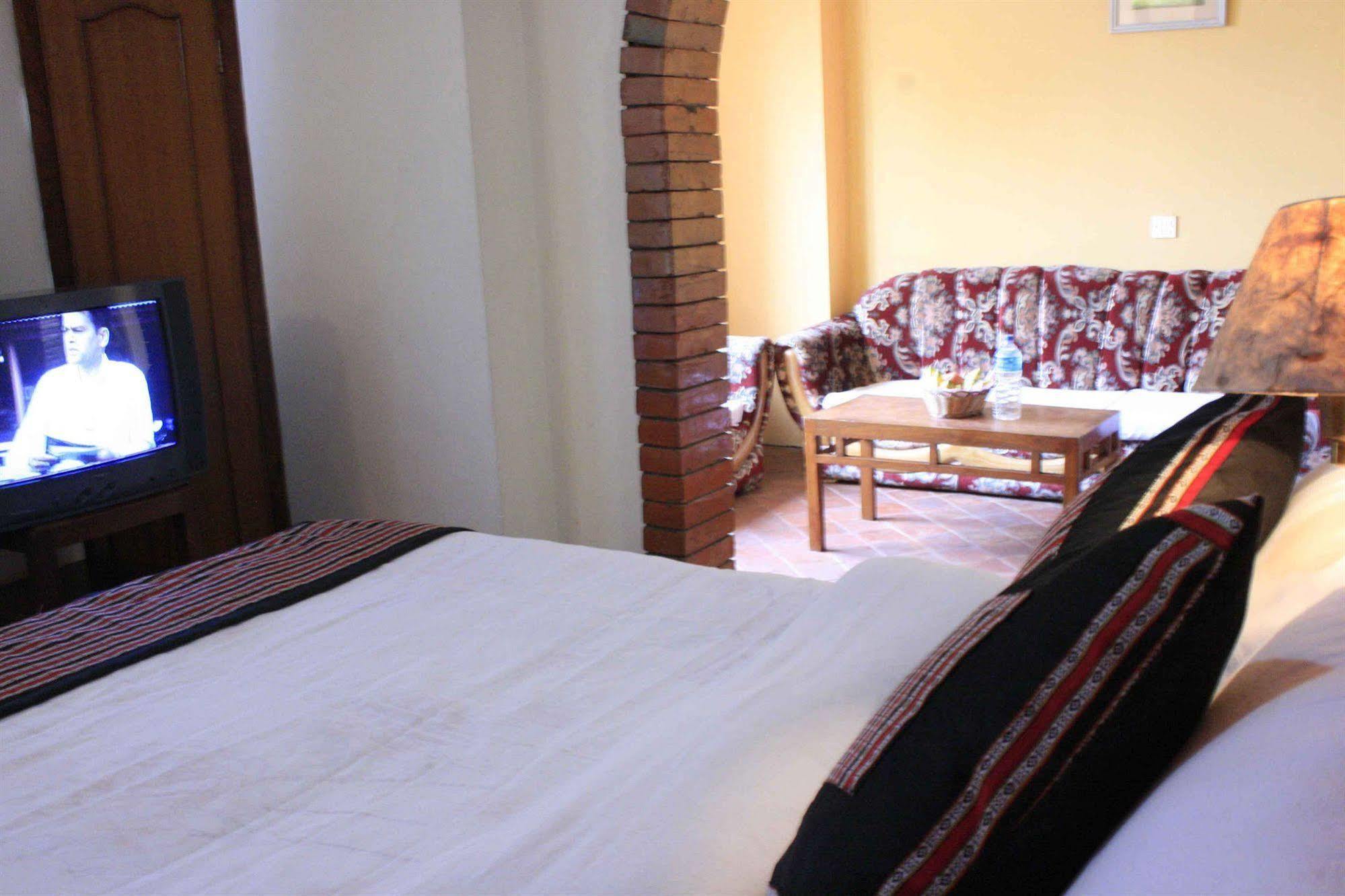 Heritage Home Hotel And Guest House Kathmandu Bagian luar foto