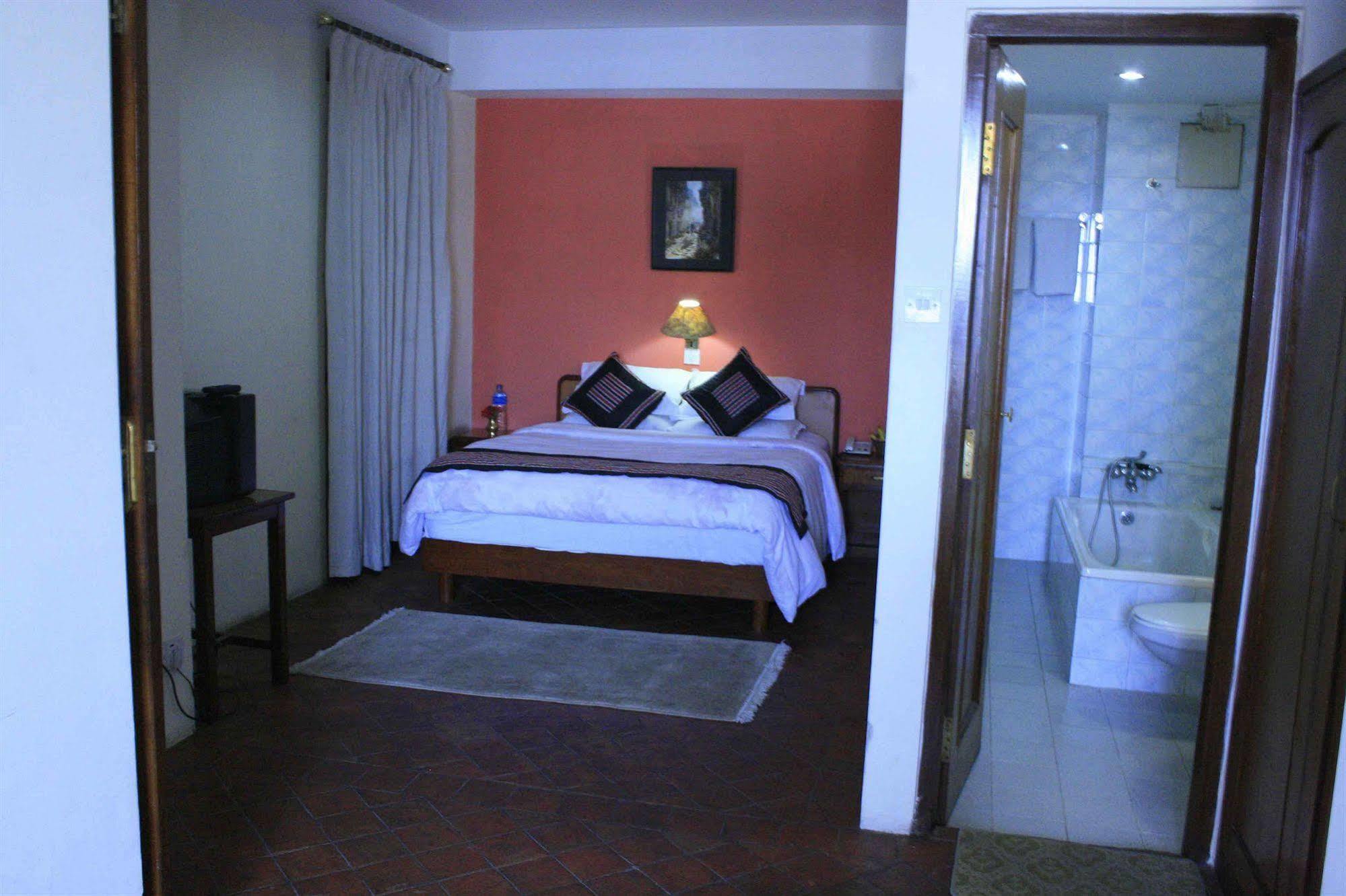 Heritage Home Hotel And Guest House Kathmandu Bagian luar foto